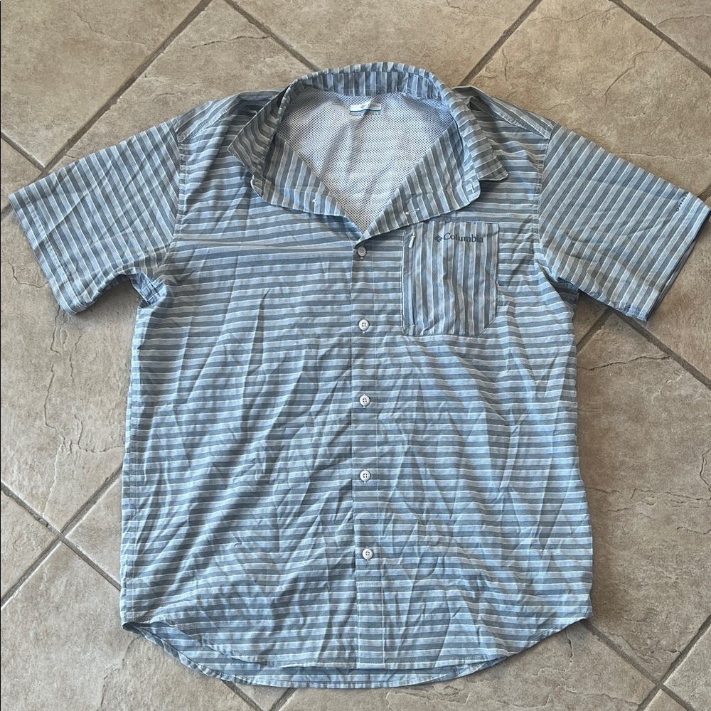 Columbia Men's Casual Grey Striped Button-Down Shirt